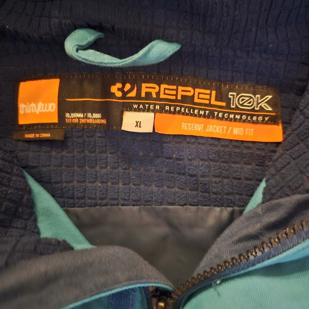 THIRTYTWO XL MENS SNOWBOARDING JACKET